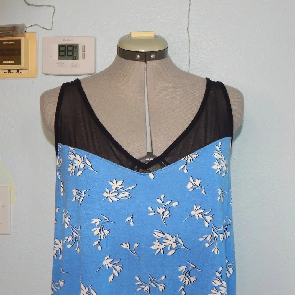 Soma Size L Blue White Floral Tank Top Built in Bra Adjustable Shirt Sleepwear - Picture 2 of 10